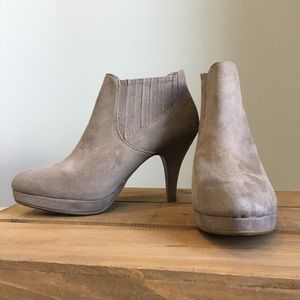 Dexflex Comfort Nude Suede Heeled Booties